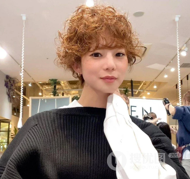 2021最新14款既洋气又减龄的时尚好看短发女生造型发型图片对比参考 第10张