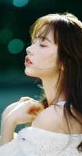 嘴唇微翘娇小可人精选少女林木婷子清纯唯美户外森系复古色写真照片