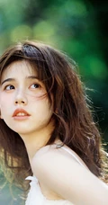 嘴唇微翘娇小可人精选少女林木婷子清纯唯美户外森系复古色写真照片