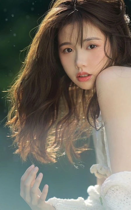 嘴唇微翘娇小可人精选少女林木婷子清纯唯美户外森系复古色写真照片