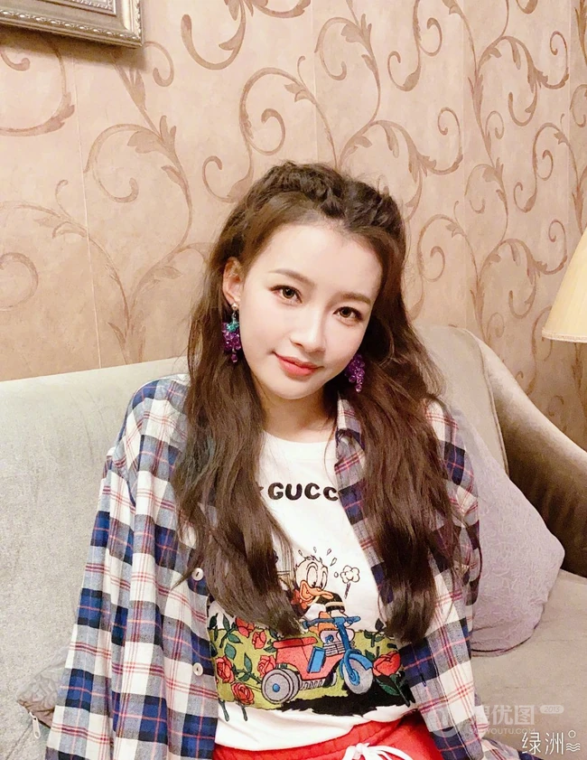 女生孙怡微博可爱俏皮写真生活照图集欣赏