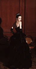 迪丽热巴黑色礼裙连衣长裙礼服穿着气质摩登写真美照