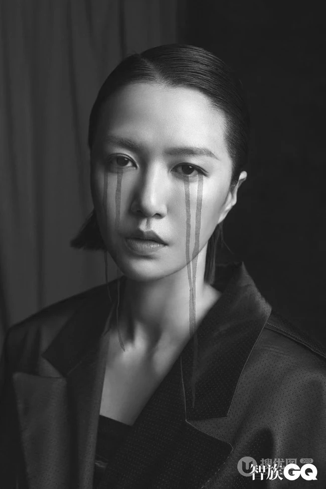 谭维维流泪妆，暗黑风格写真登《智族gq》最新杂志写真图片