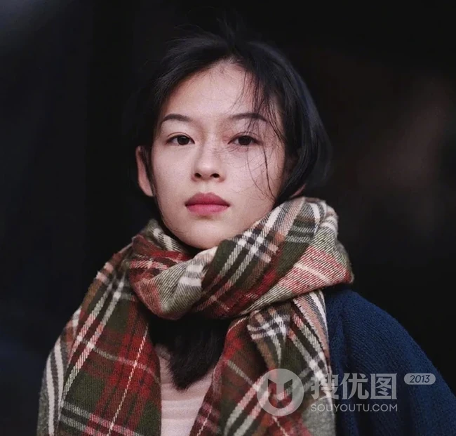 越南女模撞脸章子怡走红，形似，神似，简直就是年轻章子怡的翻版！