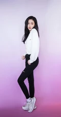 吴宣仪玩小孩积木可爱动人12连拍生活随拍写真美照