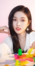 吴宣仪玩小孩积木可爱动人12连拍生活随拍写真美照