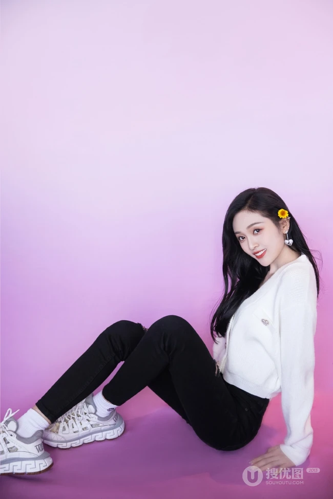 吴宣仪玩小孩积木可爱动人12连拍生活随拍写真美照