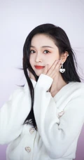 吴宣仪玩小孩积木可爱动人12连拍生活随拍写真美照