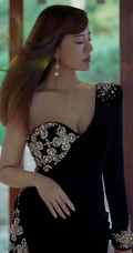 气质如兰，美丽大方，阿兰气质拼接撞色带钻定制礼服穿搭写真美照