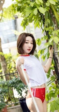 活力少女 湿身 九月生 娇柔 制服 短裤 紧身 短发美少女手机壁纸