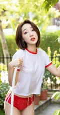 活力少女 湿身 九月生 娇柔 制服 短裤 紧身 短发美少女手机壁纸
