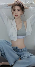鹅蛋脸，精致面容精选少女运动背心牛仔裤厨房写真显完美纤细线条身材图片