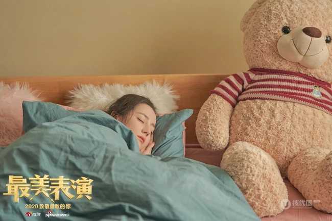 迪丽热巴最美表演剧照图片，演绎无声女孩，精心奔赴一次暗恋之约