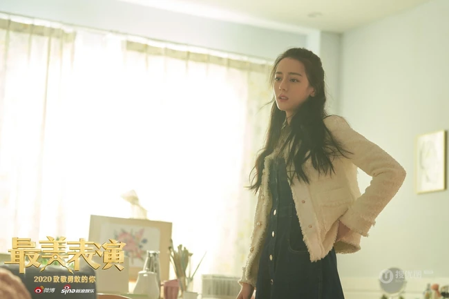 迪丽热巴最美表演剧照图片，演绎无声女孩，精心奔赴一次暗恋之约