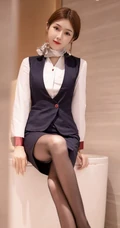 清秀可人苗条女生梦梵空乘制服装深袜袜穿着酒店前后忙碌高清写真套图