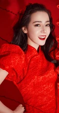 迪丽热巴中国红舞台服穿搭可爱喜庆美照