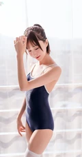 网红女生木绵绵OwO气质紧身蓝色死库水高筒白袜穿搭动人室内写真美照