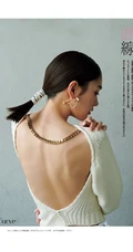 桐谷美玲2021最新杂志期刊写真，大背梳发型尽显轻熟气质
