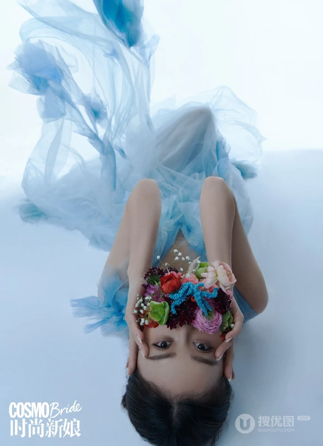 袁姗姗时尚新娘杂志写真，秀香肩，显优雅，气质出众