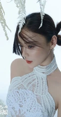 袁姗姗时尚新娘杂志写真，秀香肩，显优雅，气质出众