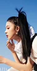 陈瑶女将军马尾发型登杂志写真图片欣赏