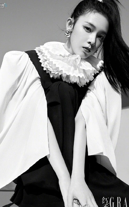 陈瑶女将军马尾发型登杂志写真图片欣赏