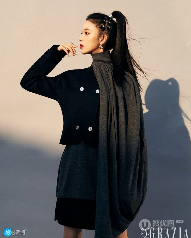 陈瑶女将军马尾发型登杂志写真图片欣赏