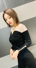 THE9少女成员喻言晒齐肩短发发型自拍美照