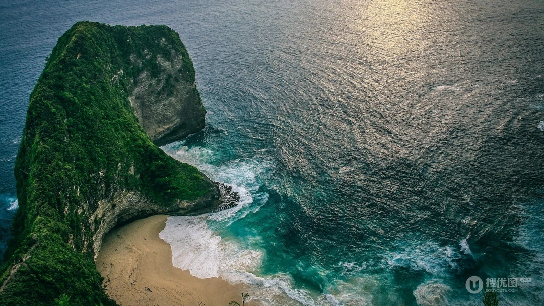 日落下的海岸 沙滩 悬崖 海洋自然风景高清俯瞰桌面壁纸图片