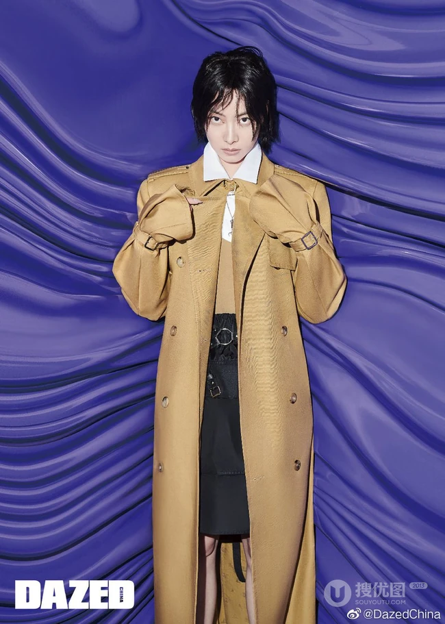 宋茜Dazed3月刊内页，以及封面科幻感写真图片