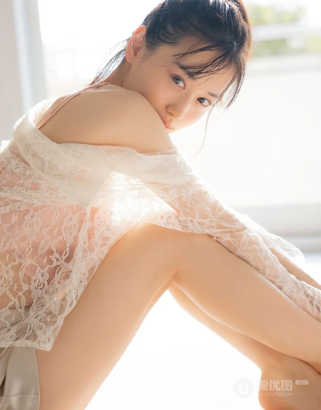 日本女星山下美月可纯可欲气质精选杂志写真图集