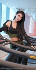 净身高184CM的精选高挑女生气质女生葛征紧身衣健身房锻炼写真高清图集