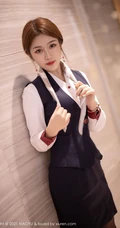 好美的空乘小姐姐，高颜值气质女生梦梵空姐制服装蕾袜装尽显婀娜身段写真图集