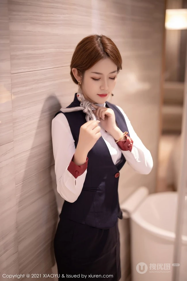 好美的空乘小姐姐，高颜值气质女生梦梵空姐制服装蕾袜装尽显婀娜身段写真图集
