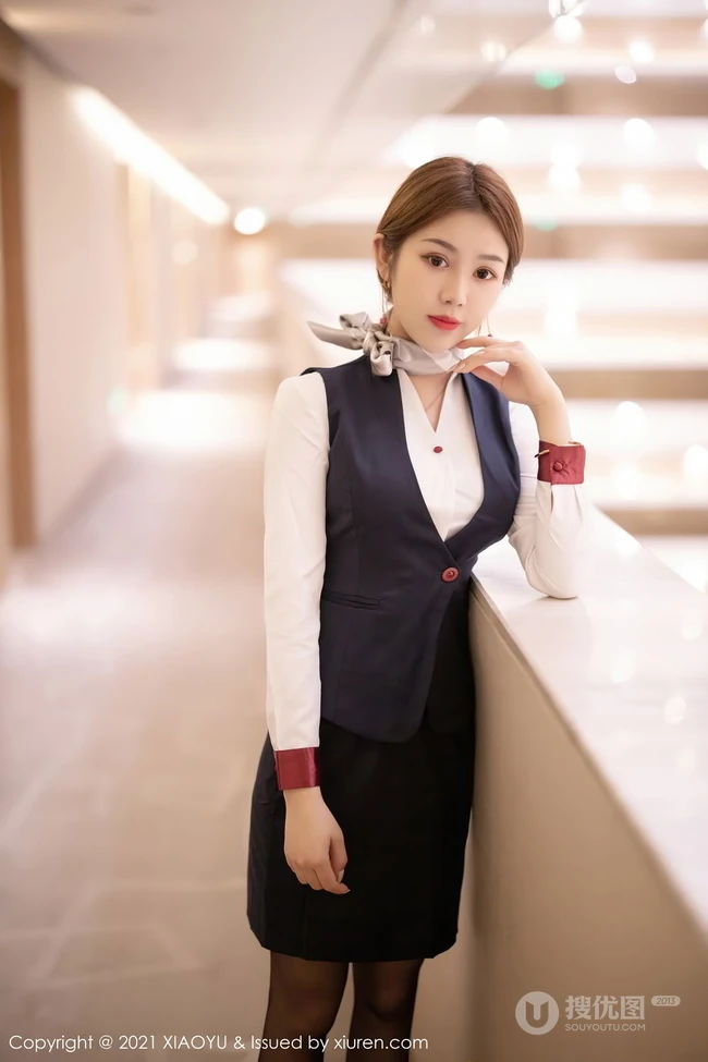 好美的空乘小姐姐，高颜值气质女生梦梵空姐制服装蕾袜装尽显婀娜身段写真图集