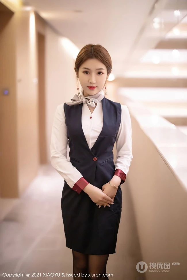 好美的空乘小姐姐，高颜值气质女生梦梵空姐制服装蕾袜装尽显婀娜身段写真图集