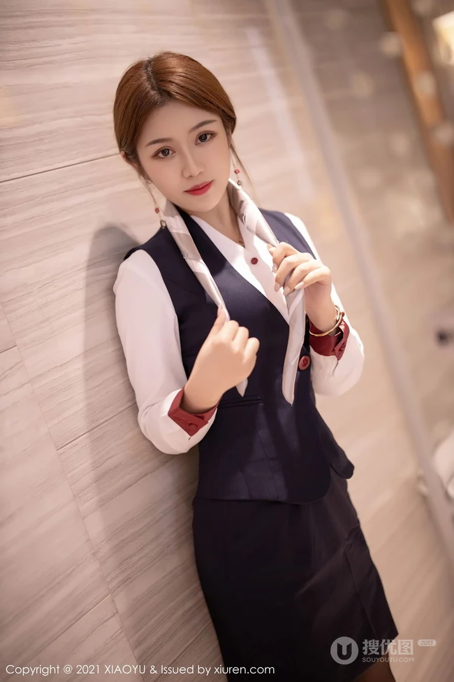 好美的空乘小姐姐，高颜值气质女生梦梵空姐制服装蕾袜装尽显婀娜身段写真图集