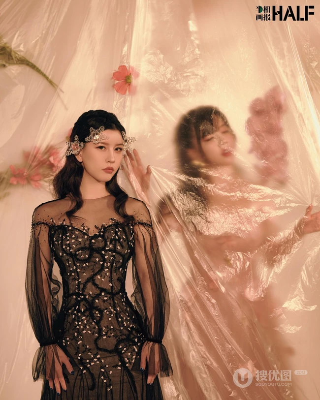 新加坡女生姐妹花组合BY2高清写真大片，可盐可甜，元气满满