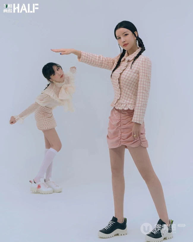 新加坡女生姐妹花组合BY2高清写真大片，可盐可甜，元气满满