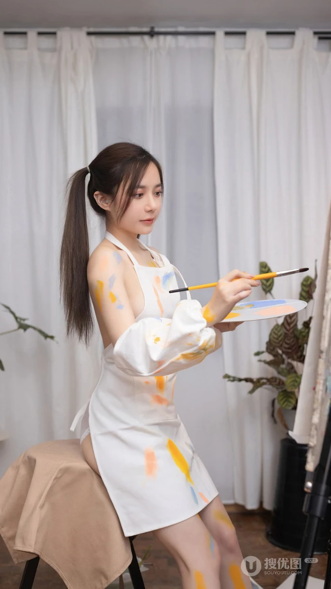 画画的少女 满是油墨的双马尾养眼美少女手机壁纸套图