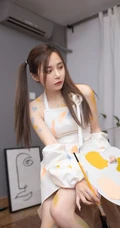 画画的少女 满是油墨的双马尾养眼美少女手机壁纸套图