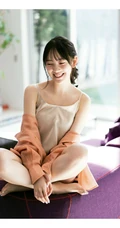 日本偶像团体女生艺人堀未央奈清凉穿搭写真图集欣赏