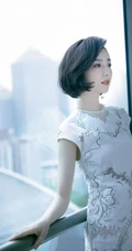 佟丽娅优雅气质镂空旗袍穿着高清室内写真图片