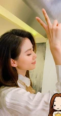 刘诗诗静坐椅子温柔气质写真美照