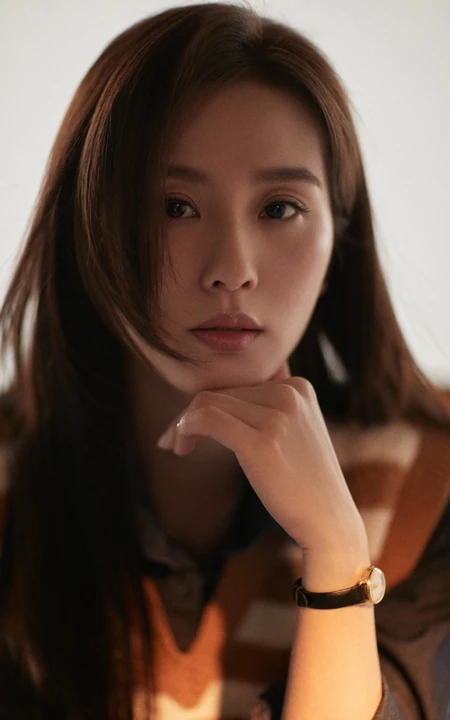 刘诗诗静坐椅子温柔气质写真美照