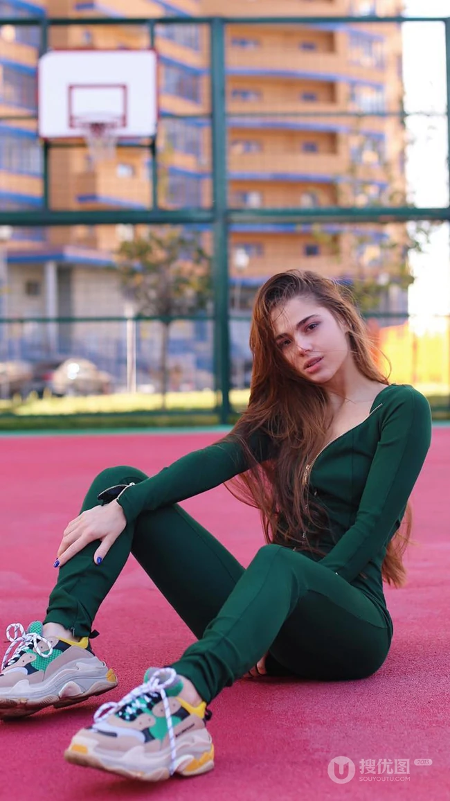 超美翘臀欧美美女浴室湿身时尚写真手机壁纸图片
