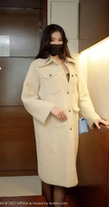 下班刚回家的女生娜比慢慢褪去外套展紧身风格黑衣袜装匀称身形室内写真图集