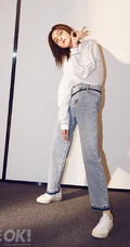 万茜最新杂志写真，不同服饰穿搭，演绎多样时尚魅力