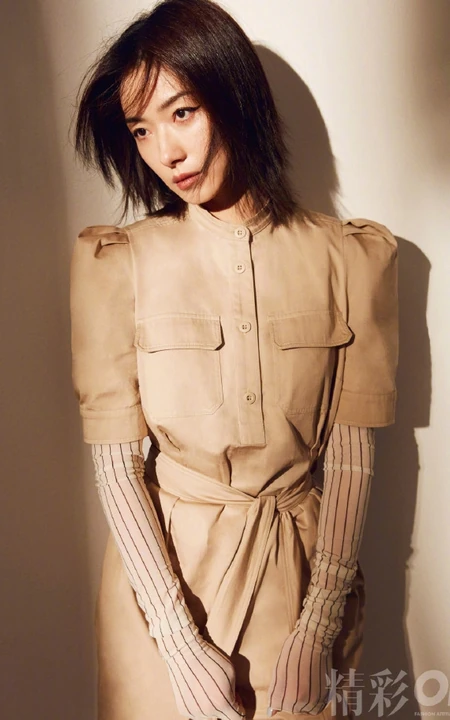 万茜最新杂志写真，不同服饰穿搭，演绎多样时尚魅力