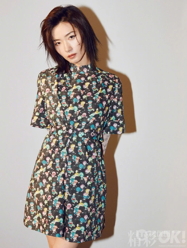 万茜最新杂志写真，不同服饰穿搭，演绎多样时尚魅力